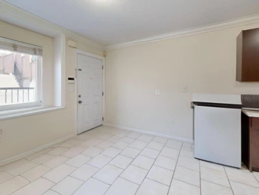 Primary Bedroom Photo of 919 E 64th Avenue, Vancouver, BC