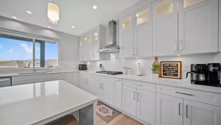 Kitchen Photo of 14551 61 Avenue, Surrey, BC