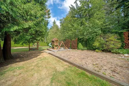 Breakfast Nook Photo of 17007 28 Avenue, Surrey, BC