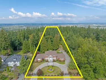 Family Room Photo of 17007 28 Avenue, Surrey, BC