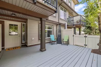 Front Yard Photo of 24 7332 194a Street, Surrey, BC