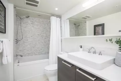Mudroom Photo of 208 189 Keefer Street, Vancouver, BC