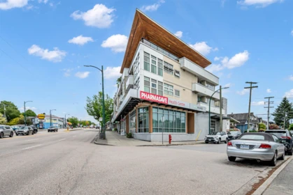 Garden / Landscaping Photo of 211 4338 Commercial Street, Vancouver, BC