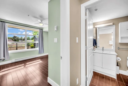 Office / Den Photo of 211 4338 Commercial Street, Vancouver, BC