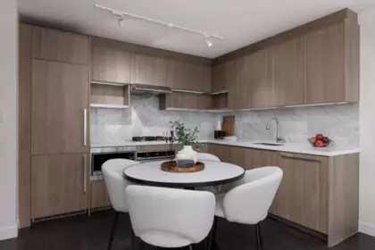Kitchen Island Photo of 3608 13750 100 Avenue, Surrey, BC