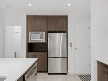 205 553 Foster Avenue, Coquitlam, BC, Coquitlam — Apartment/Condo for sale