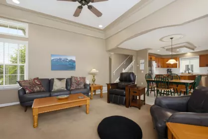 Basement Recreation Room Photo of 30585 Crestview Avenue, Abbotsford, BC