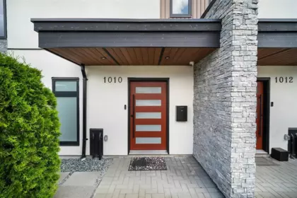 1010 Augusta Avenue, Burnaby, BC, Burnaby — Half Duplex for sale