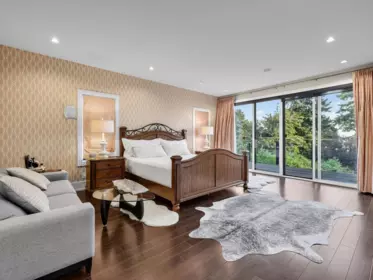 Basement Recreation Room Photo of 13307 Marine Drive, Surrey, BC