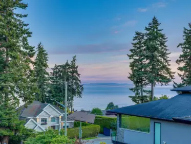 Fitness Center Photo Near 13307 Marine Drive, Surrey, BC