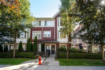 Front Yard Photo of 78 20852 77a Avenue, Langley, BC