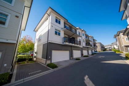 Family Room Photo of 13 2070 Oak Meadows Drive, Surrey, BC