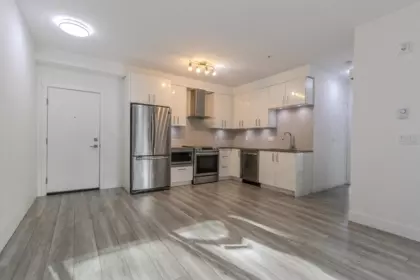 Kitchen Photo of B107 9689 140th Street, Surrey, BC