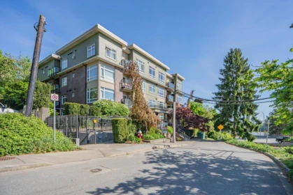 Front Yard Photo of 304 11566 224 Street, Maple Ridge, BC
