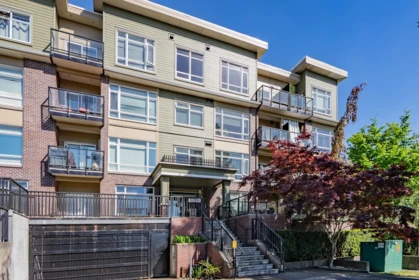 Garden / Landscaping Photo of 304 11566 224 Street, Maple Ridge, BC