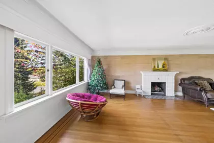 Kitchen Photo of 3993 W 10th Avenue, Vancouver, BC