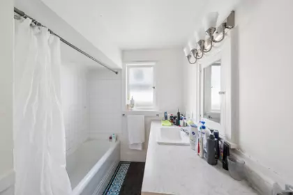 Powder Room Photo of 3993 W 10th Avenue, Vancouver, BC