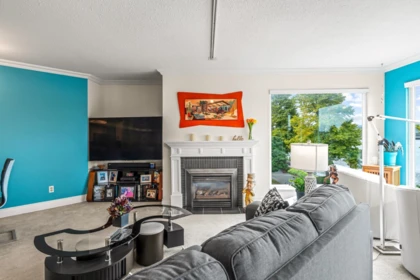 Kitchen Island Photo of 306 1230 Quayside Drive, New Westminster, BC