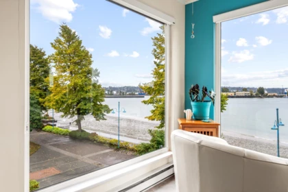 Primary Bathroom Photo of 306 1230 Quayside Drive, New Westminster, BC
