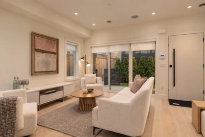 Basement Recreation Room Photo of 1 2539 Grant Street, Vancouver, BC