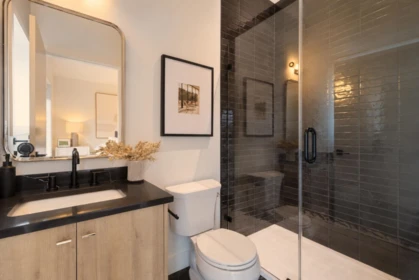 Powder Room Photo of 1 2539 Grant Street, Vancouver, BC