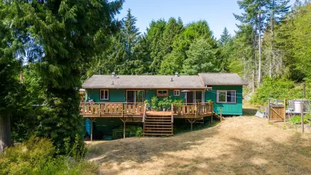 8948 Redrooffs Road, Halfmoon Bay, BC, Halfmoon bay — Single Family Residence for sale