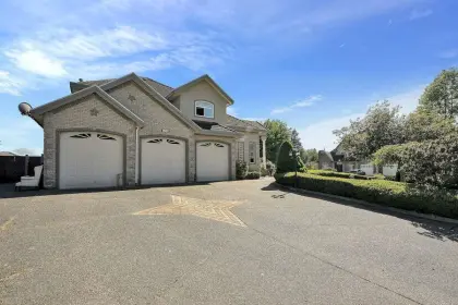 5748 123 Street, Surrey, BC, Surrey — Single Family Residence for sale