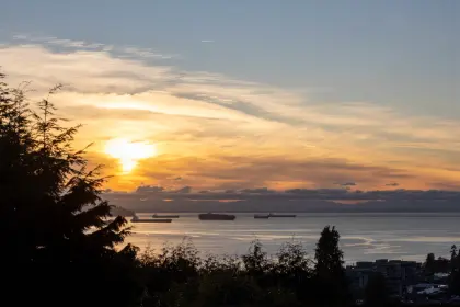 1245 Esquimalt Avenue, West Vancouver, BC, West vancouver — Single Family Residence for sale