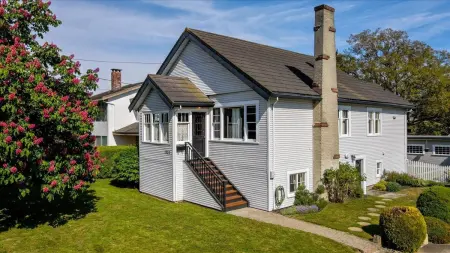 1522 Tenth Avenue, New Westminster, BC, New westminster — Single Family Residence for sale