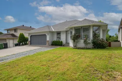 2866 Crossley Drive, Abbotsford, BC, Abbotsford — Single Family Residence for sale