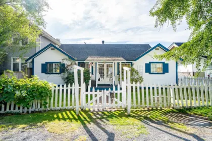 2823 Gordon Avenue, Surrey, BC, Surrey — Single Family Residence for sale