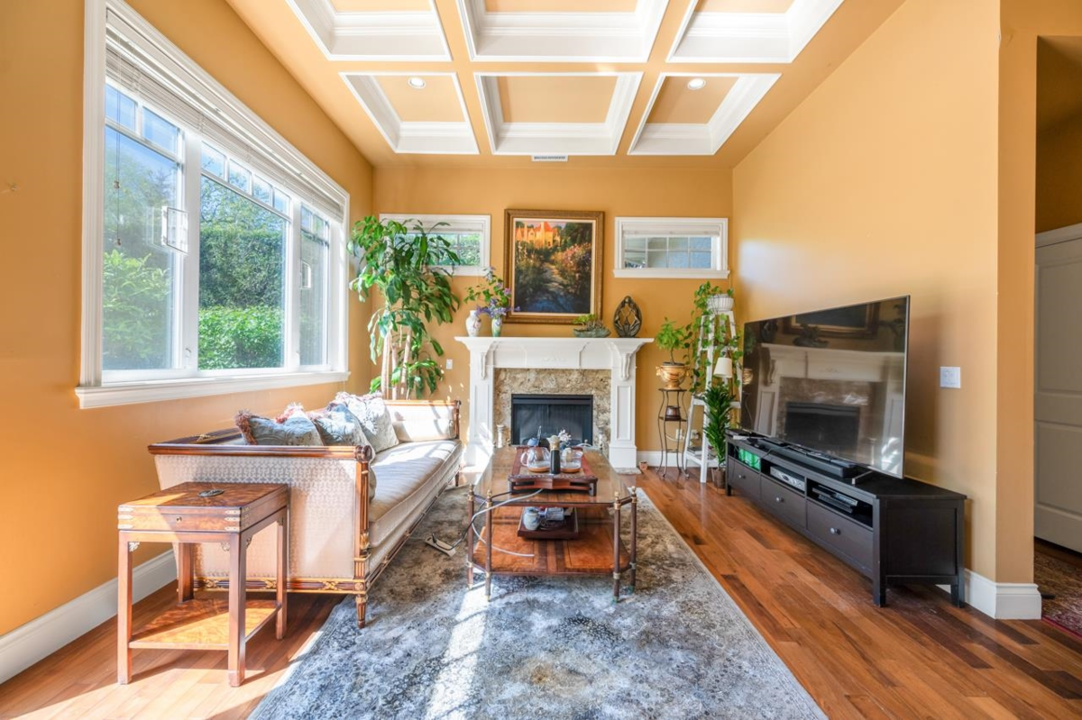 Breakfast Nook Photo of 6261 Adera Street, Vancouver, BC