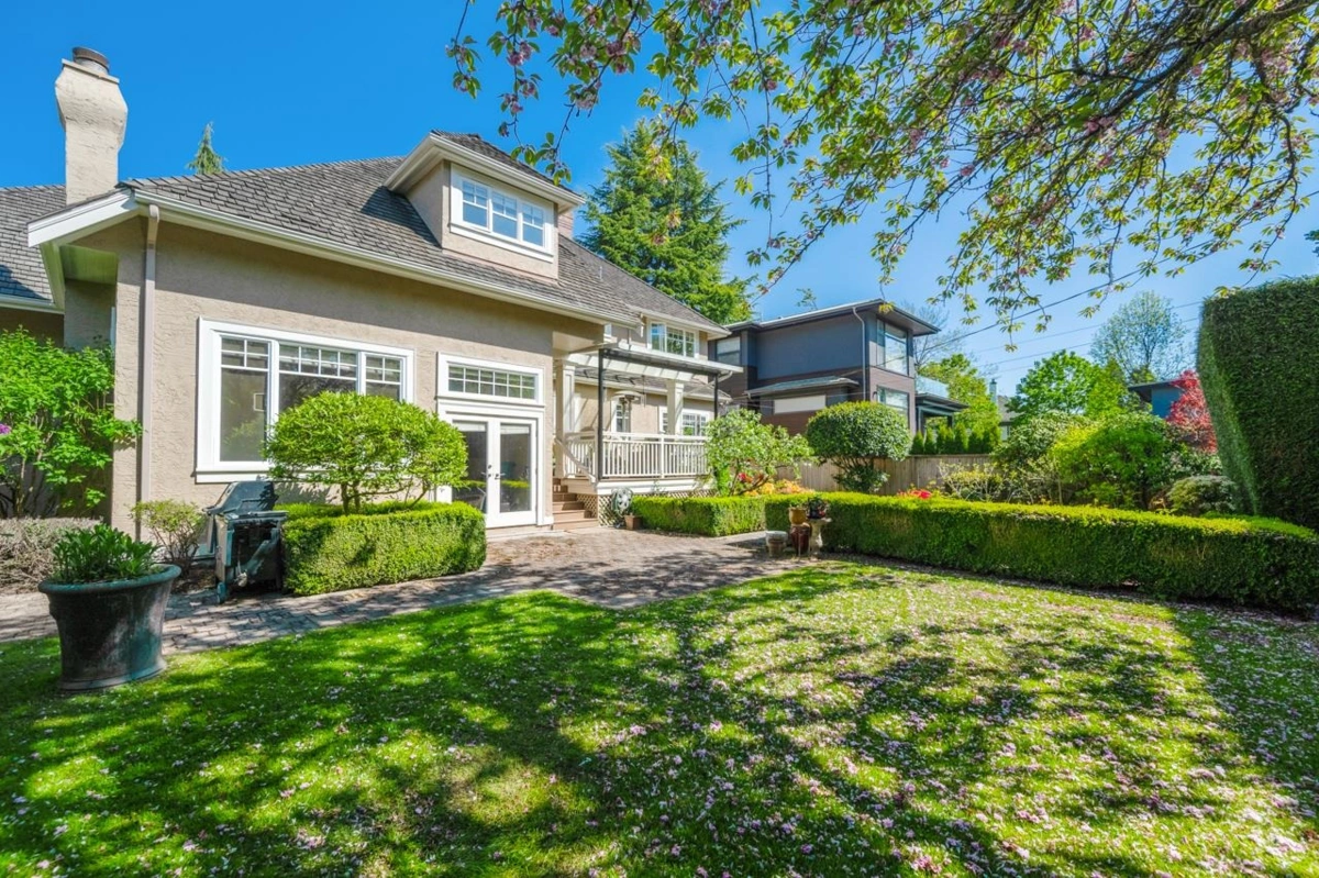 Entry Foyer Photo of 6261 Adera Street, Vancouver, BC