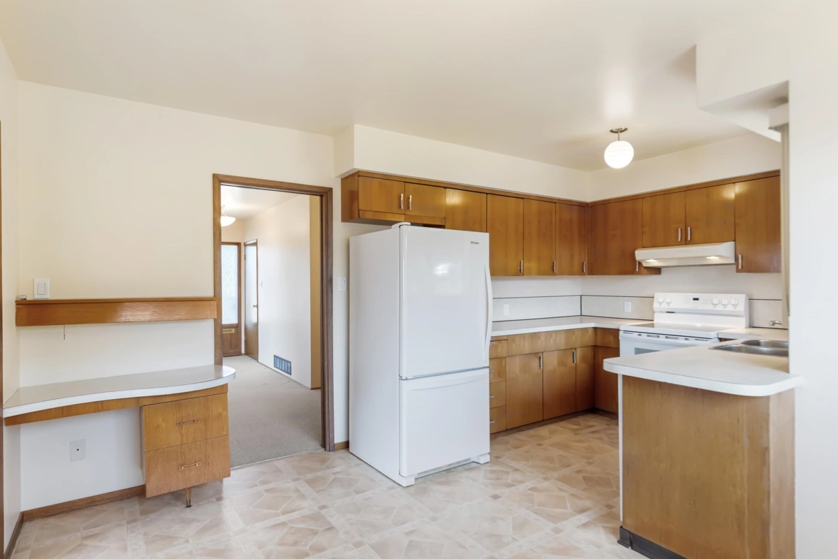 Guest Bathroom Photo of 7988 Sussex Avenue, Burnaby, BC
