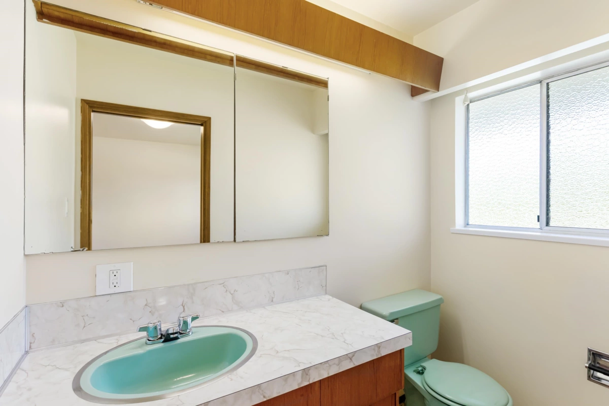 Hallway Photo of 7988 Sussex Avenue, Burnaby, BC