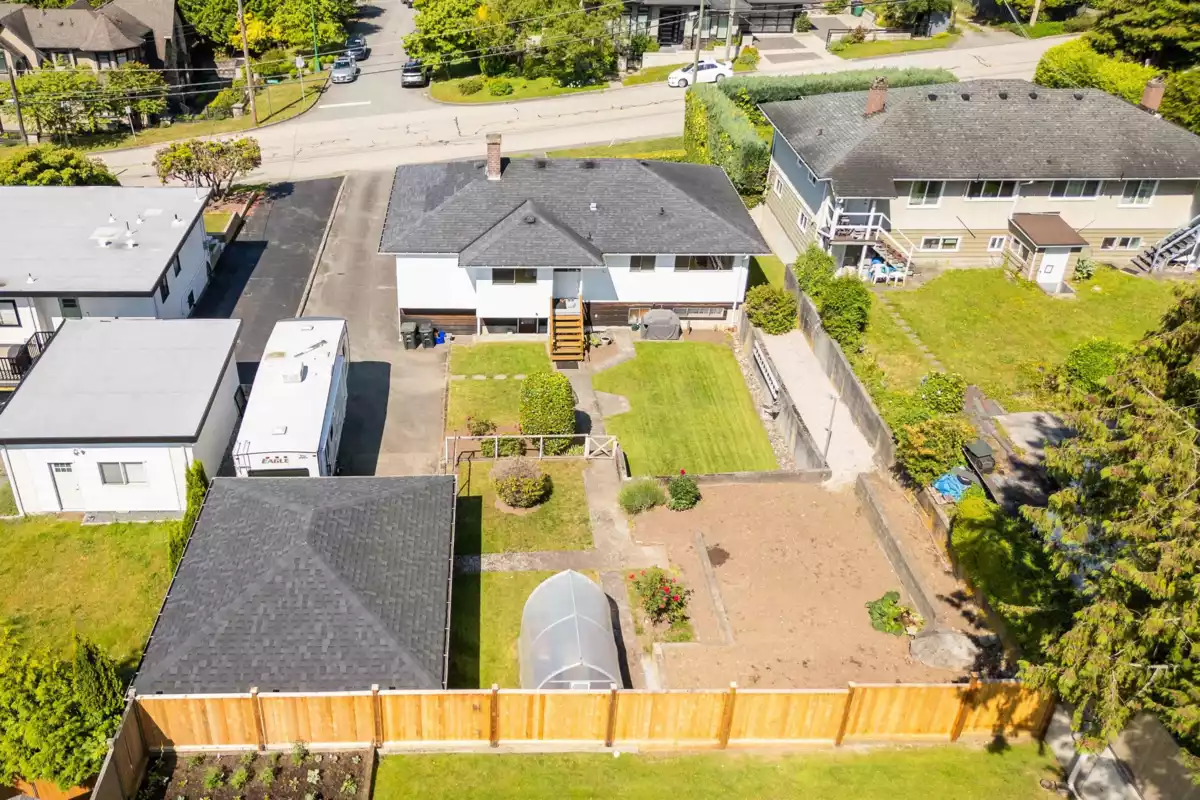 Outdoor Kitchen Photo of 7988 Sussex Avenue, Burnaby, BC
