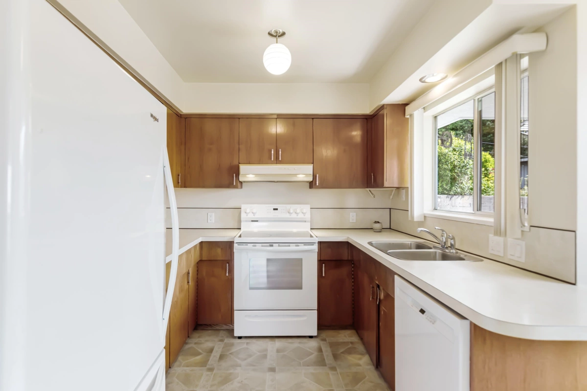Powder Room Photo of 7988 Sussex Avenue, Burnaby, BC