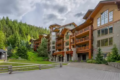 Entry Foyer Photo of 524 2202 Gondola Way, Whistler, BC
