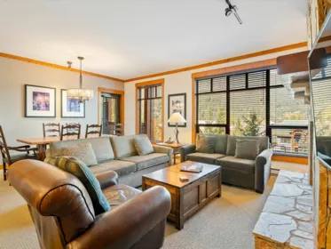 524 2202 Gondola Way, Whistler, BC, Whistler — Apartment/Condo for sale