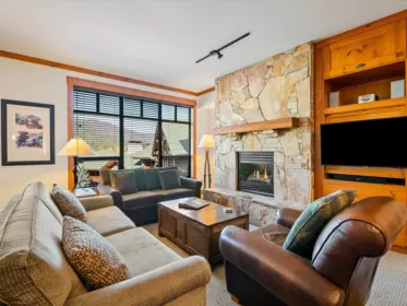 524 2202 Gondola Way, Whistler, BC, Whistler — Apartment/Condo for sale