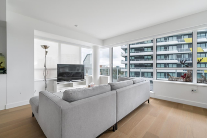1001 5766 Gilbert Road, Richmond, BC, Richmond — Apartment/Condo for sale