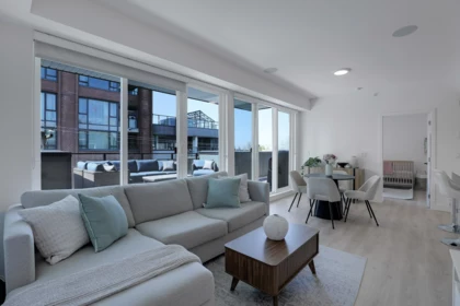 401 2688 Duke Street, Vancouver, BC, Vancouver — Apartment/Condo for sale