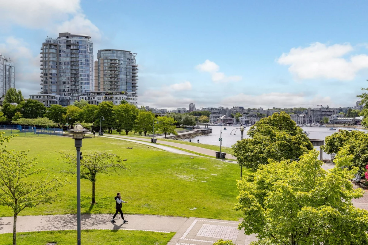 Garden / Landscaping Photo of B1002 1331 Homer Street, Vancouver, BC
