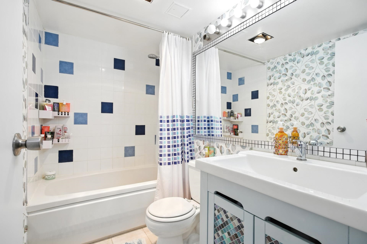 Hallway Photo of B1002 1331 Homer Street, Vancouver, BC