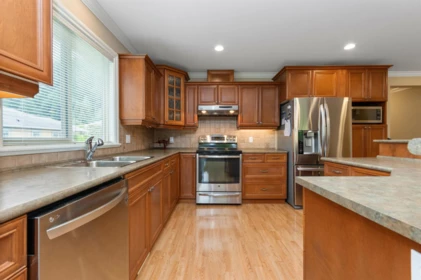Kitchen Island Photo of 165 46000 Thomas Road, Chilliwack, BC