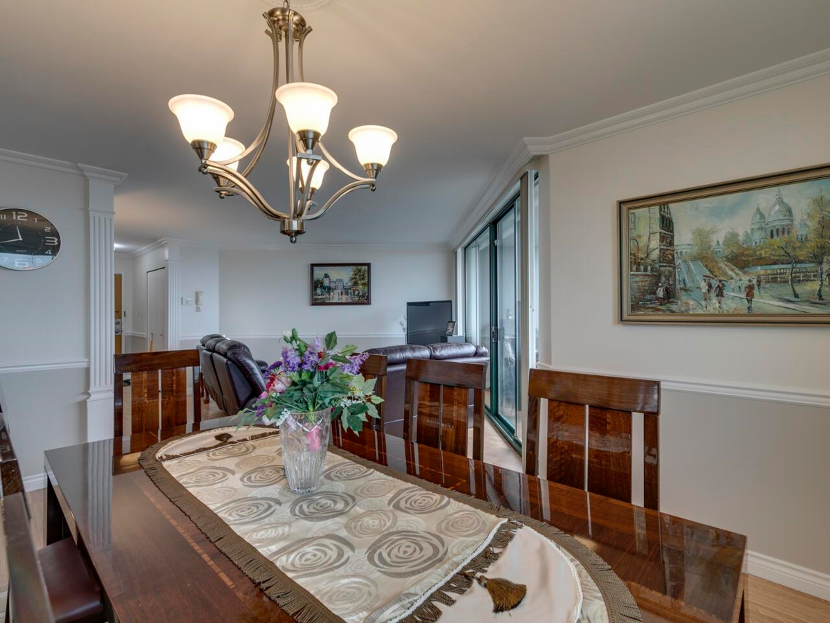 Breakfast Nook Photo of 902 3920 Hastings Street, Burnaby, BC