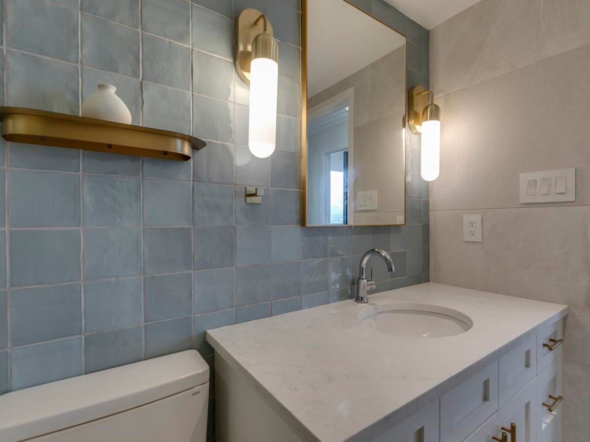 Powder Room Photo of 902 3920 Hastings Street, Burnaby, BC