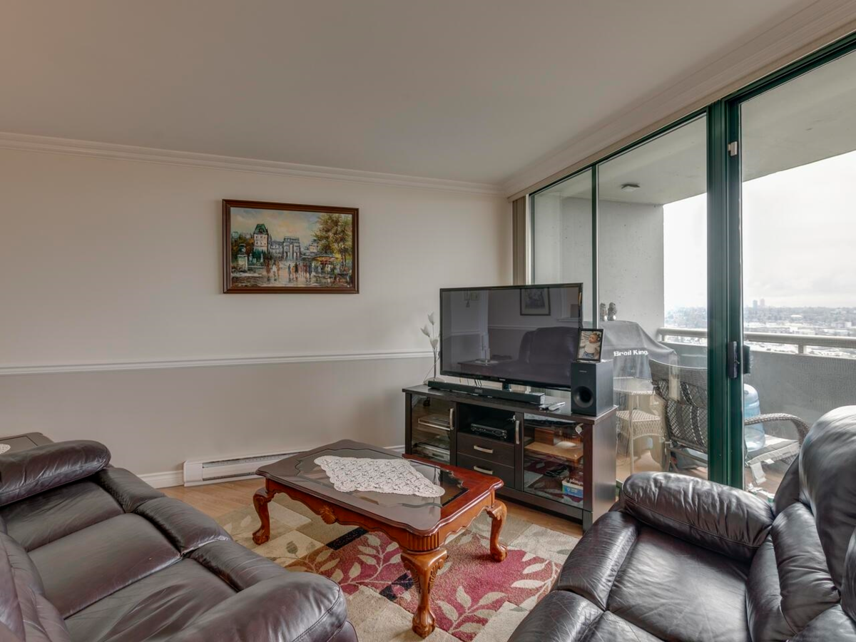 Primary Bedroom Photo of 902 3920 Hastings Street, Burnaby, BC