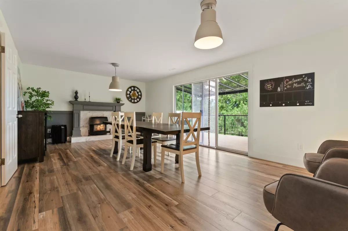 Garage Interior Photo of 47495 Swallow Crescent, Chilliwack, BC