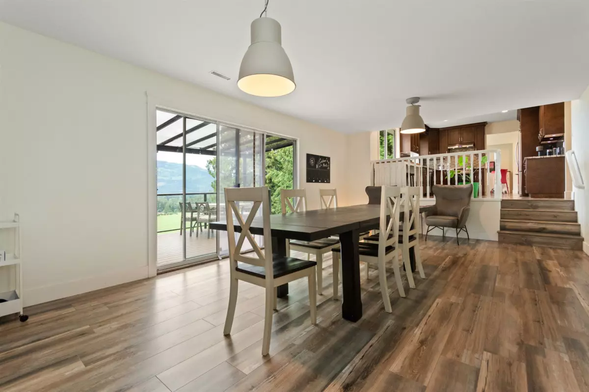 Staircase Photo of 47495 Swallow Crescent, Chilliwack, BC